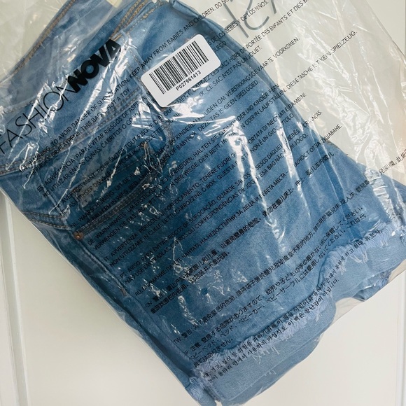 New Fashion Nova Stretch Shorts Size 5 - Picture 5 of 5